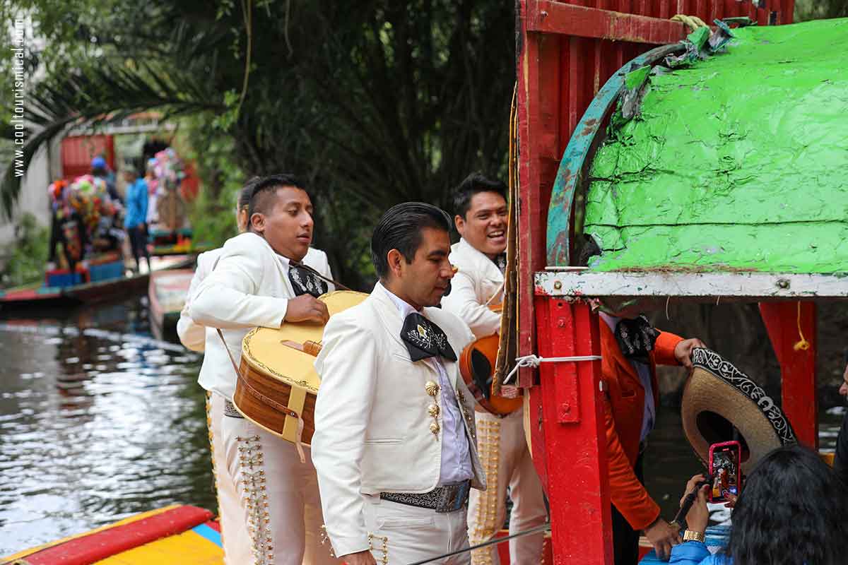 Where to listen to Mariachi in Xochimilco, Mexico City